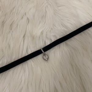 Velvet choker necklace